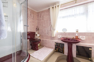 En-Suite- click for photo gallery